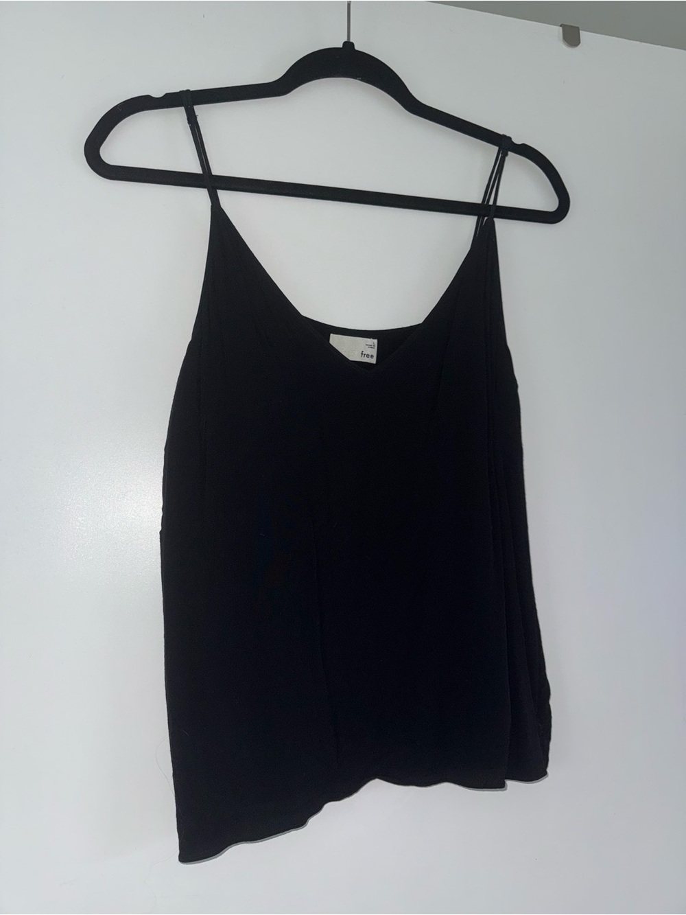 Wilfred from Aritzia flowy black cami top with adjustable straps